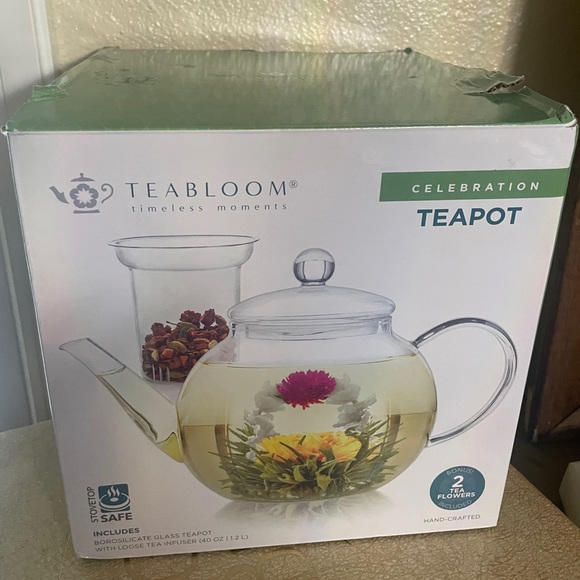 NEW in box: Celebration Glass Teapot with Loose Tea Glass Infuser - Picture 1 of 6